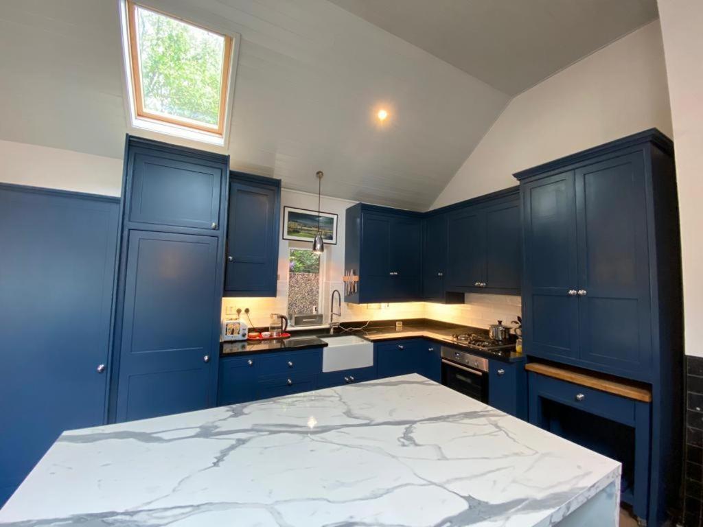 Gem In Connemara Flat Apartment อูคเทอราร์ด ภายนอก รูปภาพ